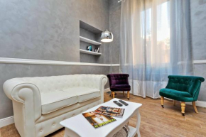 Отель Luxury Apartment Sabina 50 mt from Trevi Fountain  Рим